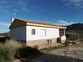 Gemütliches Landhaus mit 2 Schlafzimmern, atemberaubender Aussicht und asphaltierter Zufahrt, 11 km von Yecla in Alicante Dream Homes API 1122