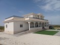 Prachtige villa met 6 slaapkamers en 5 badkamers in Pinoso. in Alicante Dream Homes API 1122