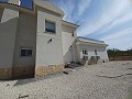 Prachtige villa met 6 slaapkamers en 5 badkamers in Pinoso. in Alicante Dream Homes API 1122
