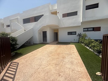 Prachtig appartement met 2 slaapkamers en 2 badkamers in Vistabella Golf Los Montesinos.