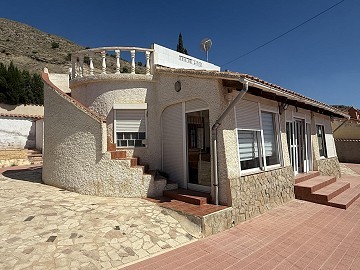 Preciosa villa de 2 dormitorios y 1 baño, en Fortuna (Las Kalendas).