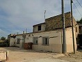 Landhuis met 3 slaapkamers, grote garage en 10 minuten lopen naar de stad Barinas in Alicante Dream Homes API 1122