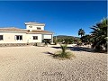 Prachtige villa met 4 slaapkamers en 4 badkamers in Pinoso. in Alicante Dream Homes API 1122