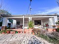 Villa met 4 slaapkamers, zwembad en grond in Sax in Alicante Dream Homes API 1122