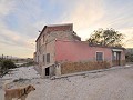 Fantastisches Landhaus zum Renovieren in der Nähe von Pinoso in Alicante Dream Homes API 1122