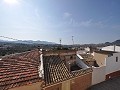 Zwei Stadthäuser - 1 vollständig renoviert und 1 größtenteils renoviert - B & B oder Investitionspotential in Alicante Dream Homes API 1122