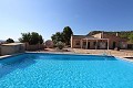 Casa H - Private und ruhige Villa in der Nähe von Yecla mit 4 großen Schlafzimmern + Pool in Alicante Dream Homes API 1122