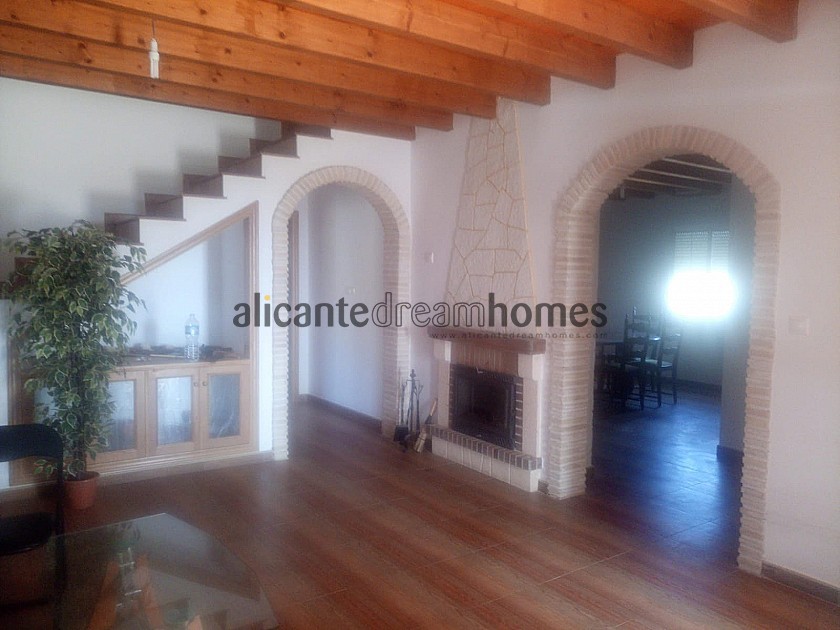 Beautiful renovated 5 Bed Villa on large plot in Alicante Dream Homes