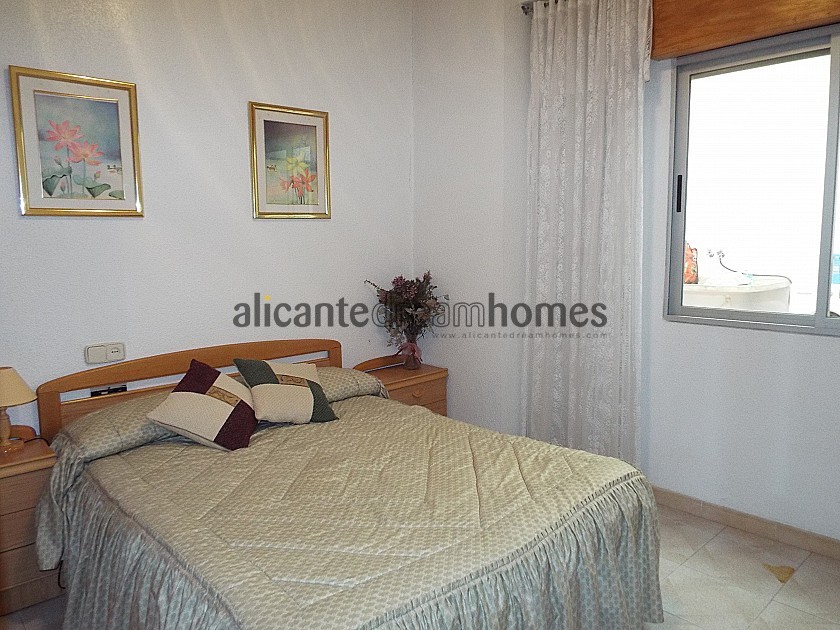 Plaza Townhouse with 5 Bedrooms in Ayora in Alicante Dream Homes