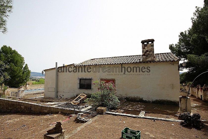 3 Bedroom 2 bathroom Country House for Renovation in Alicante Dream Homes