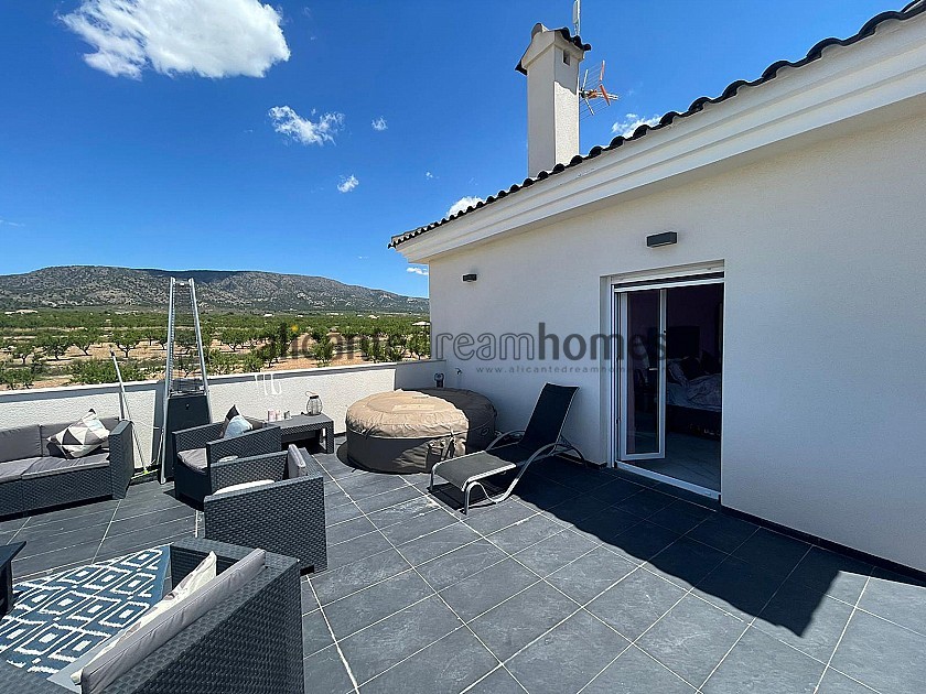 Villa dans Pinoso - Revente in Alicante Dream Homes