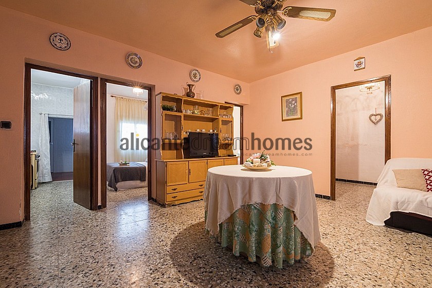 4 Bed Villa with Pool and Garage in Alicante Dream Homes