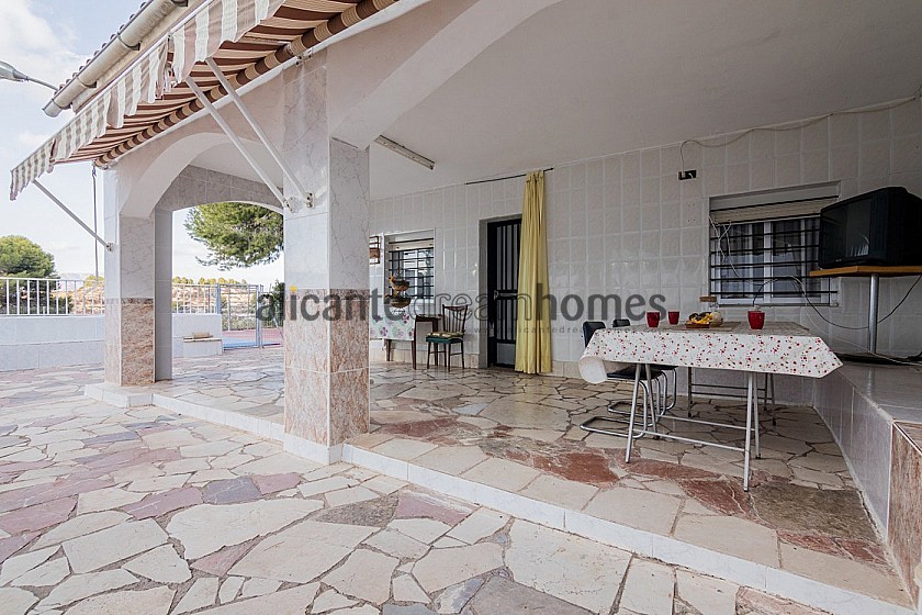 4 Bed Villa with Pool and Garage in Alicante Dream Homes