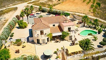 Superbe villa de 7 chambres avec piscine à Barbarroja