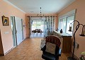 Prachtige villa met 3 slaapkamers en 3 badkamers in Sax in Alicante Dream Homes