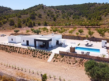 Moderne nieuwe villa 3 slaapkamer villa met zwembad en garage