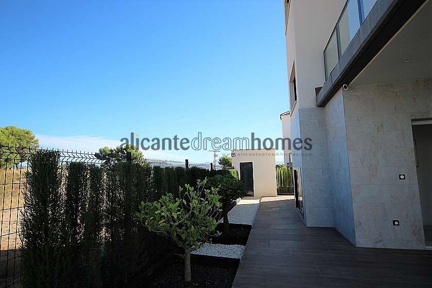 Virtually New Modern Villa in Alicante Dream Homes