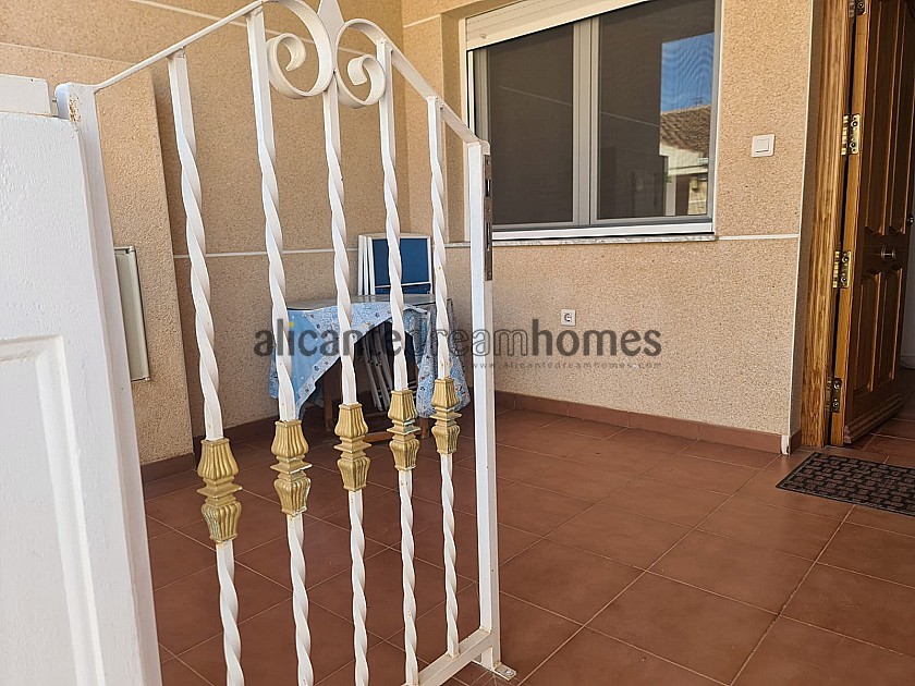 3 Bedroom modern townhouse with large pool in Alicante Dream Homes