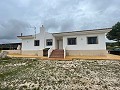 Schöne Villa Pinoso Kurzzeitmiete zum Kauf möglich in Alicante Dream Homes API 1122
