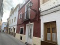 Großes Stadthaus in Ayora in Alicante Dream Homes API 1122