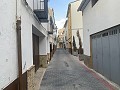 Großes Stadthaus in Ayora in Alicante Dream Homes API 1122