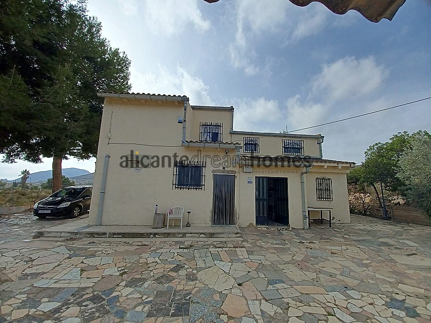 Large villa with separate apartment and Rent to buy Option in Alicante Dream Homes