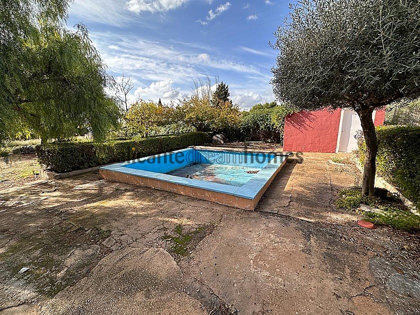 4 Bed Villa with Two Pools and Tennis Court in Alicante Dream Homes