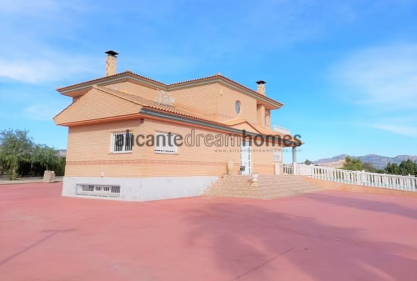 Spectacular 7 Bed 3 Bath Villa with Pool in Alicante Dream Homes