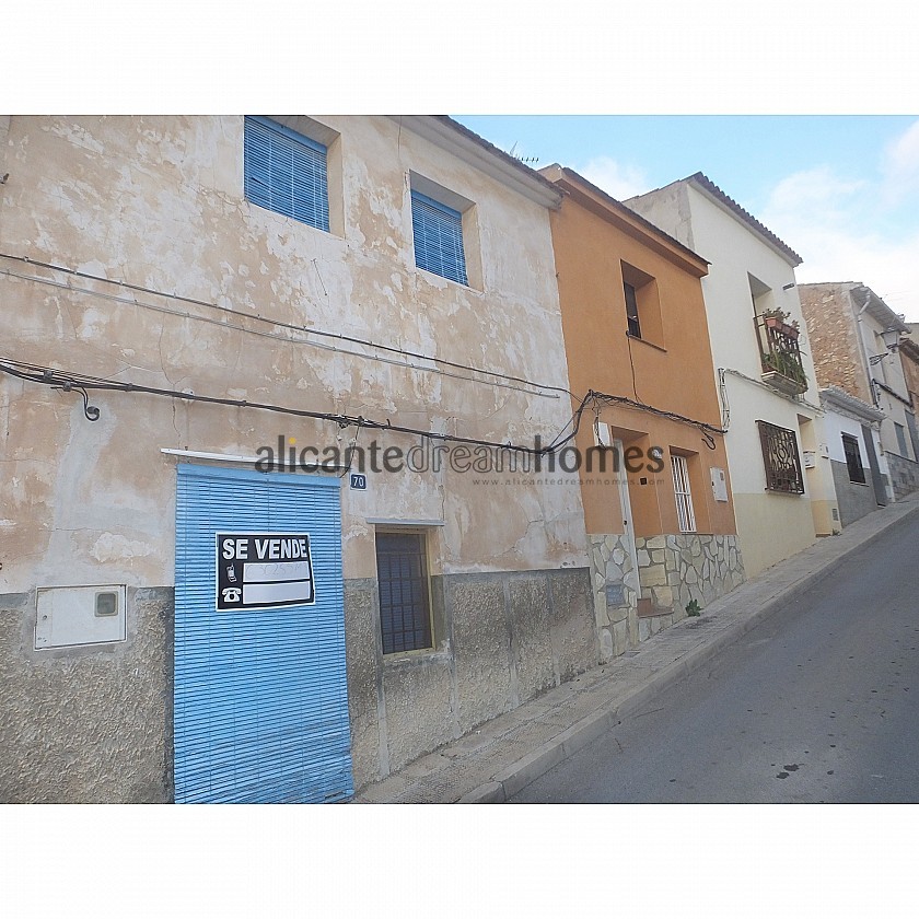 4 Bed 1 Bath Town house in Old Town Pinoso in Alicante Dream Homes