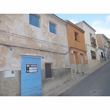 4 Bed 1 Bath Town house in Old Town Pinoso