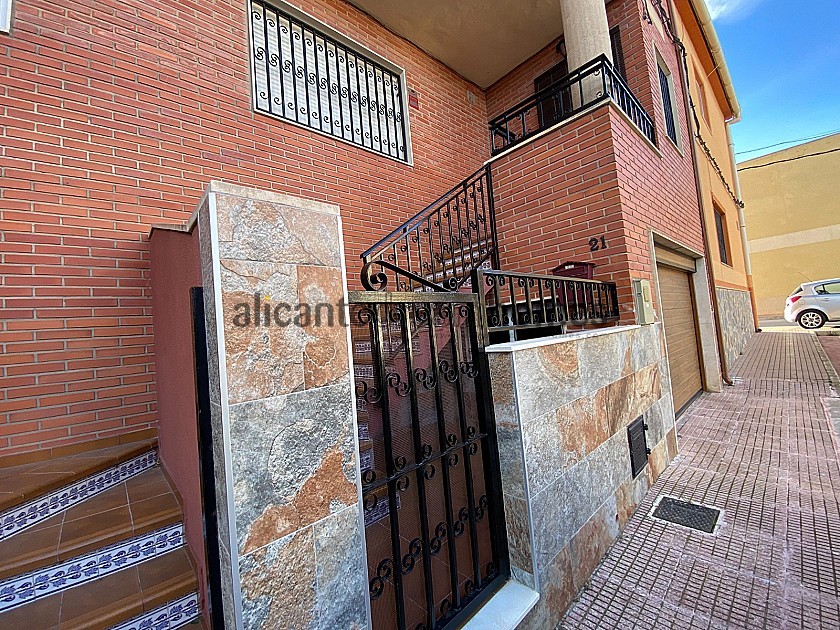 Townhouse in Sax in Fabulous Location in Alicante Dream Homes