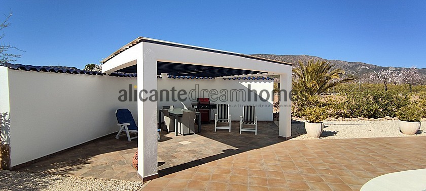 Stunning 4 bedroom villa in Pinoso in Alicante Dream Homes