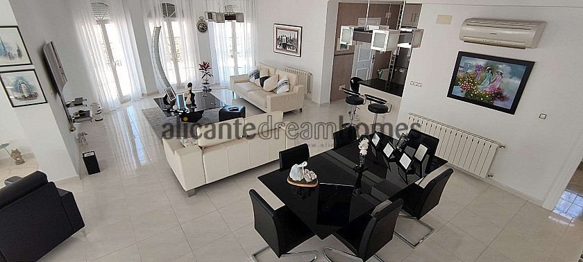 Villa in Pinoso - Wiederverkauf in Alicante Dream Homes