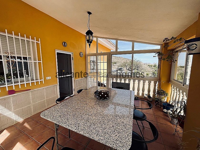 Beautiful small villa with superb views on the outskirts of La Romana in Alicante Dream Homes
