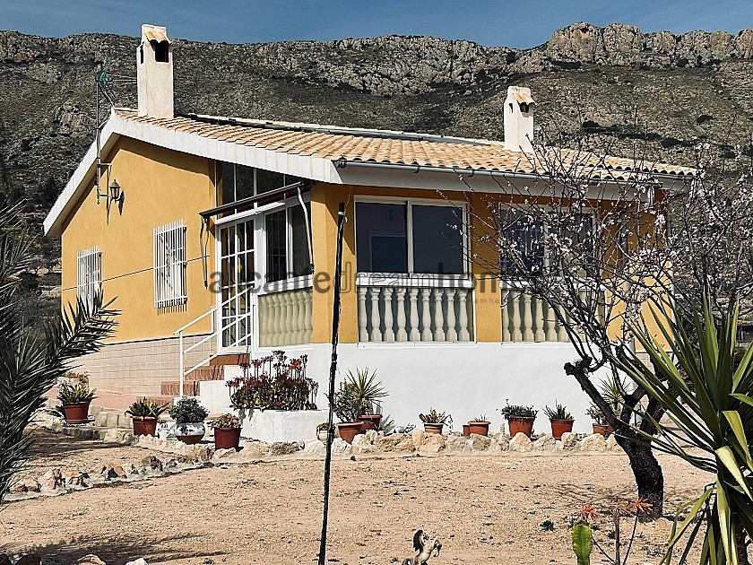 Belle petite villa avec de superbes vues à la périphérie de La Romana in Alicante Dream Homes