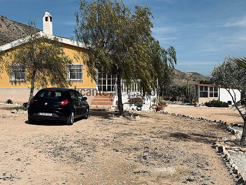 Schöne kleine Villa mit herrlichem Blick am Stadtrand von La Romana in Alicante Dream Homes
