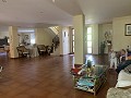 Superbe villa de 5 chambres et 3 salles de bains avec piscine et court de tennis. in Alicante Dream Homes API 1122