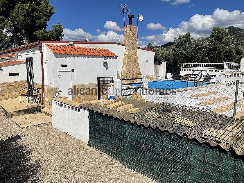 Freistehendes Landhaus in Biar in Alicante Dream Homes
