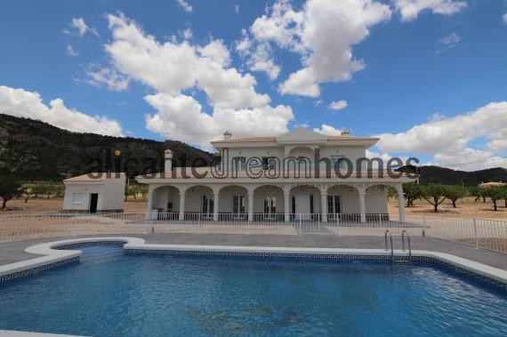 Nieuwbouw villa's in Alicante, 4 slaapkamers, 4 badkamers