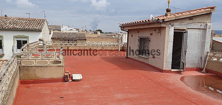 Townhouse with seperate apartment in Ayora in Alicante Dream Homes