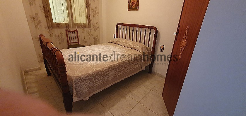 Townhouse with seperate apartment in Ayora in Alicante Dream Homes