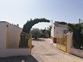 Villa de 3 habitaciones con piscina y 3 garajes in Alicante Dream Homes API 1122