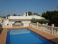 Spacious finca with swimming pool and carport 15 minutes away from the sea in Alicante Dream Homes API 1122