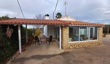 Walk to Town Villa with Pool & Guest house
