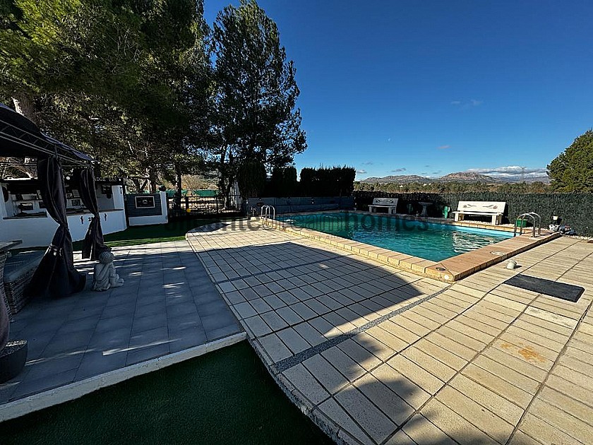 Villa avec annexe pour invités et piscine à Villena in Alicante Dream Homes