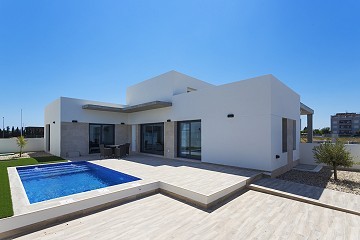Modern 3 Bed Villa with Pool & Parking