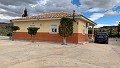 Villa con 3 dormitorios y 2 baños, piscina, anexo y cocina de verano in Alicante Dream Homes API 1122