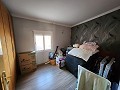 Huis met 2 slaapkamers, een gastenverblijf met 1 slaapkamer en een zwembad in Alicante Dream Homes API 1122