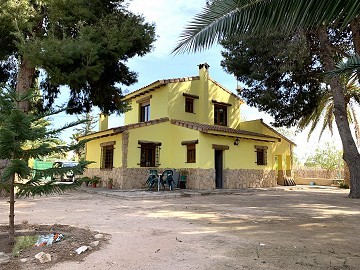Villa avec 3 chambres et 2 salles de bains à pied de la ville de Novelda