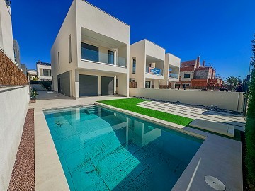 Magnificent New build villas in La Marina walking distance to the sea